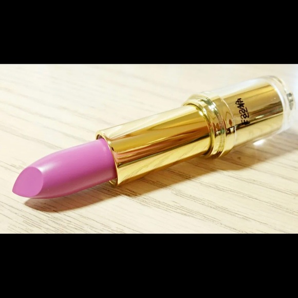 Lipstick - Picture 5 of 16